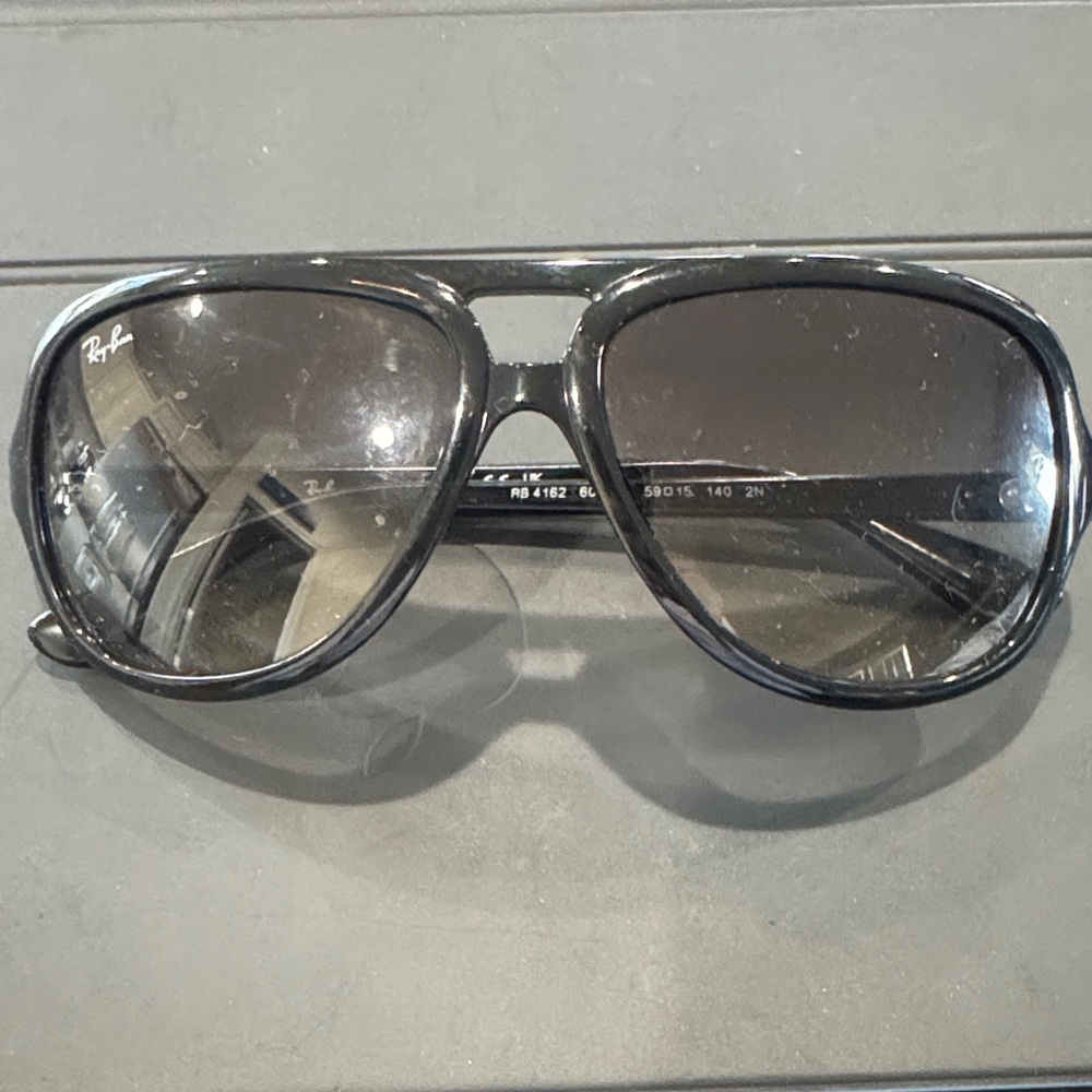 Ray-Ban Glossy Black Aviator Sunglasses